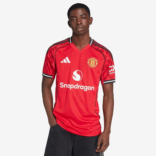Manchester United 2025/26 Home Fan
